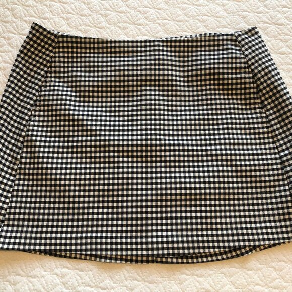 Urban Outfitters Dresses & Skirts - Urban Outfitters Womens Black/White Checkered Back Zip Mini Skirt Sz M  Pockets